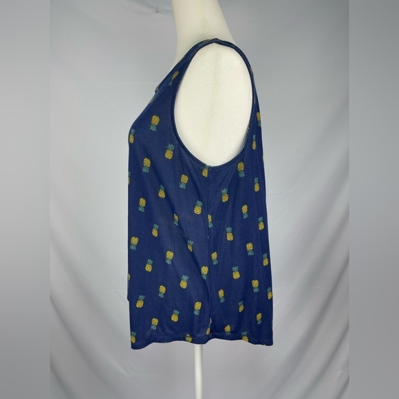 St. John’s Bay Pineapple Navy tank top. Women’s size M - Picture 8 of 11